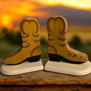 Wooden Cowboy Boots Book Ends Made by‎ Inmon Enterprise 8.5" Tall